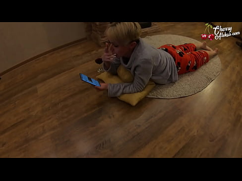 ❤️ Galna blondinen suger en enorm kuk och studsar på den - Analsex Fuckingvideo at sv.porn-milf-300.ru ﹏